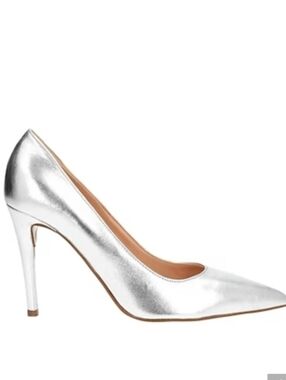 MARCIANO PM BAILEE SILVER HEELS SIZE 6.5